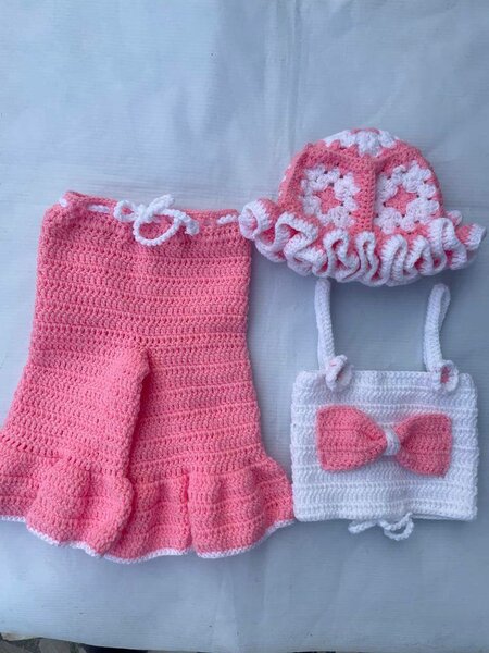 Tenue Bébé Tricotée Rose