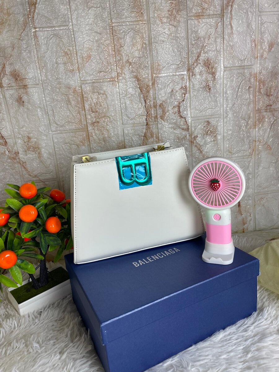 Sac en cuir noir Zara