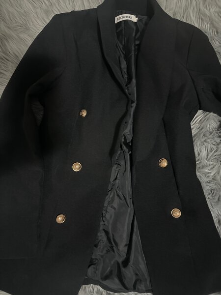 Medium size black blazer jacket