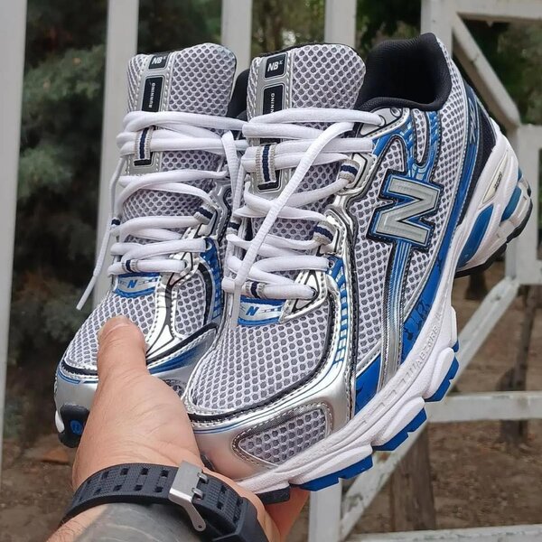 New balance shoe