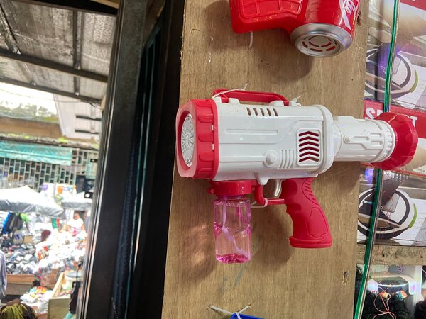 Pistolet à bulles amusant