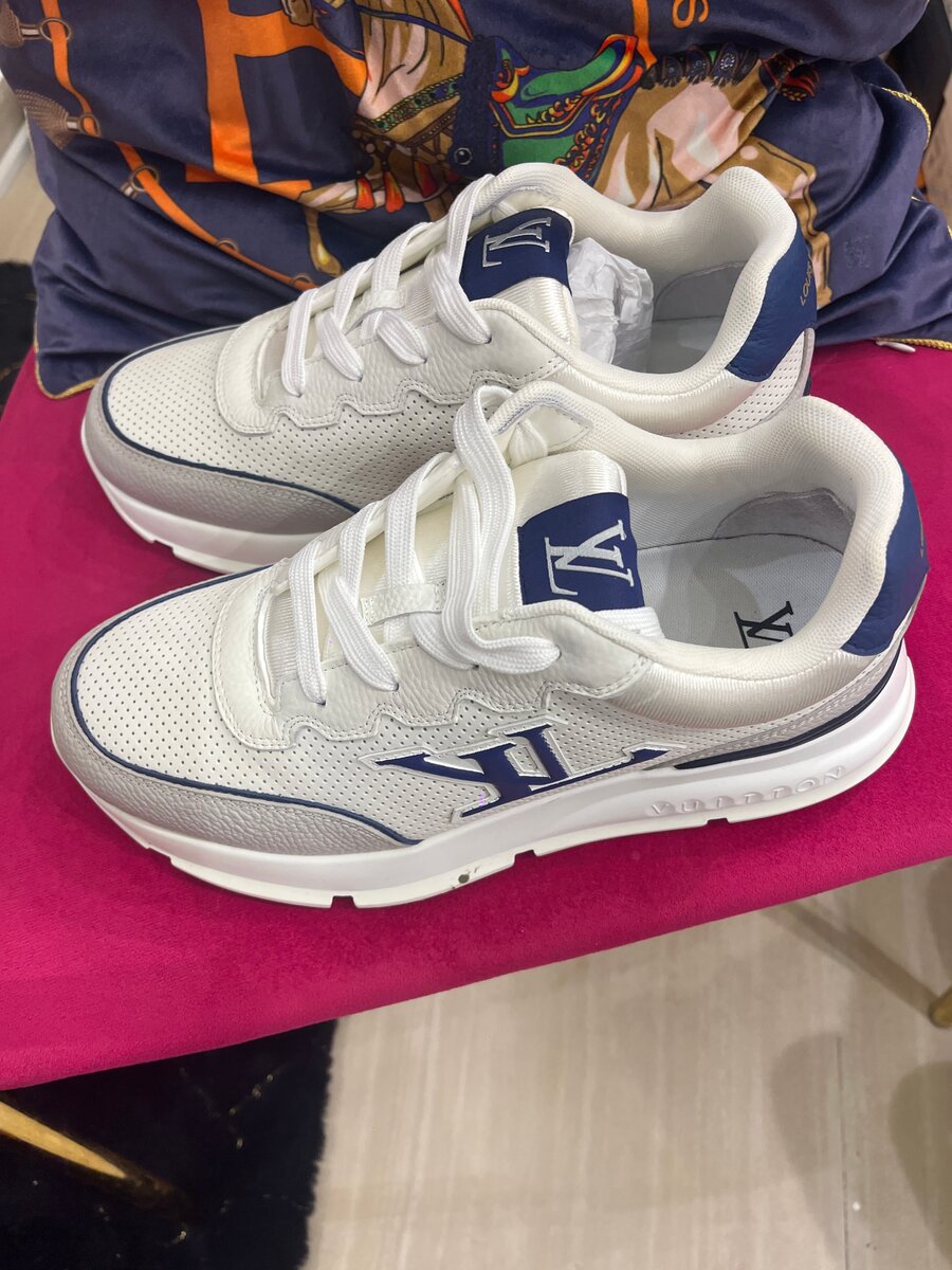 Baskets Louis Vuitton blanches