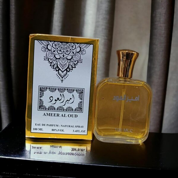 Woody fresh perfume