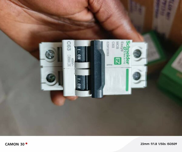 Disjoncteur Schneider 63A,