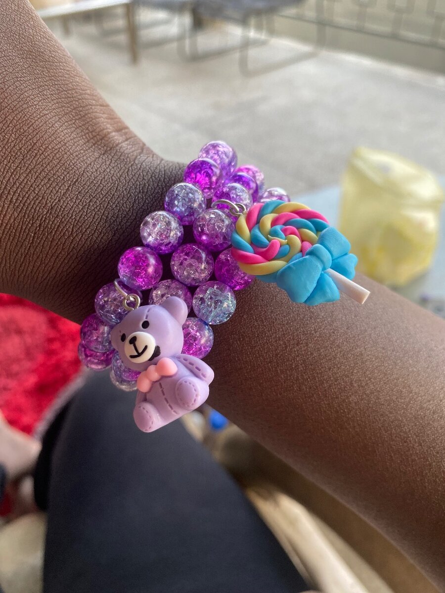 Bracelets colorés en perles