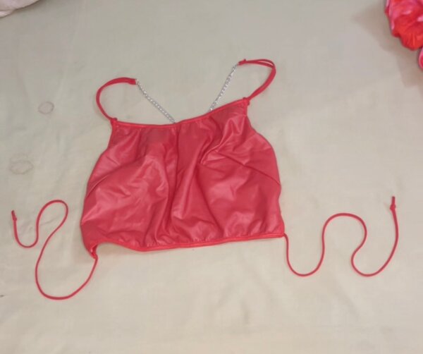 Top en similicuir rouge femme