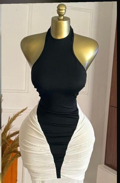 Robe élégante noire et blanche