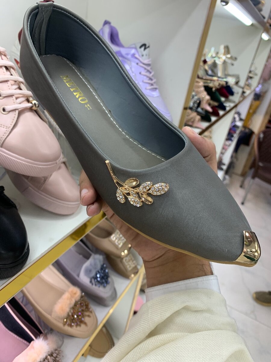 Ladies Metro Pump Gray Color