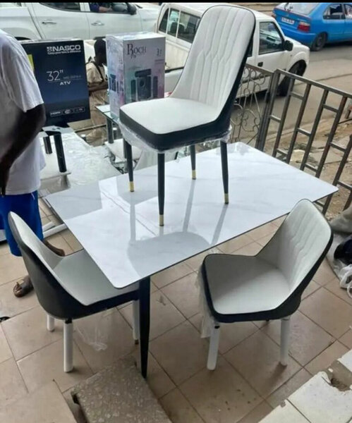 Chaise de salle à manger moderne