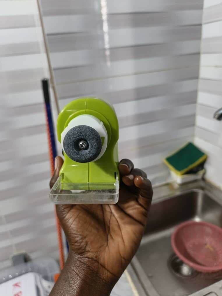 Aiguiseur électrique vert