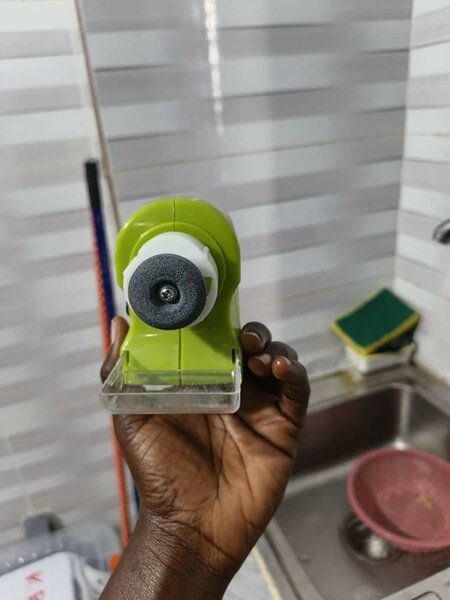 Aiguiseur électrique vert