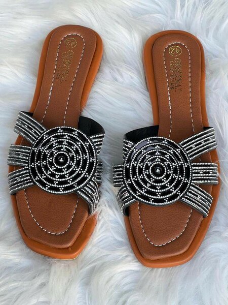 Sandales plates élégantes en perles