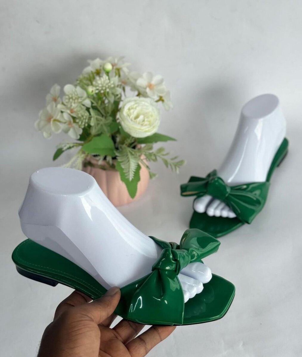 Simple easy go slipper