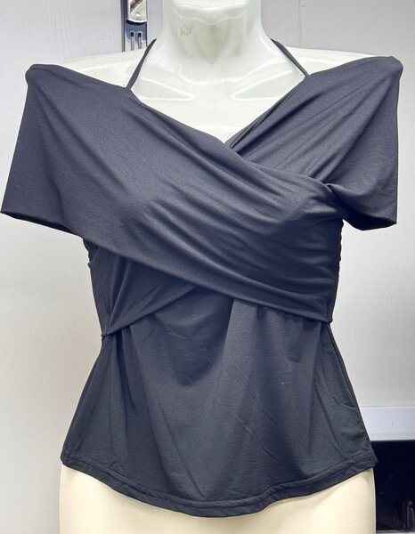 Топ с открытыми плечами