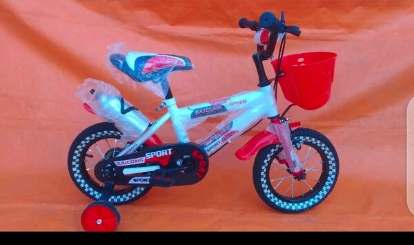 Vélo Enfant avec Stabilisateurs