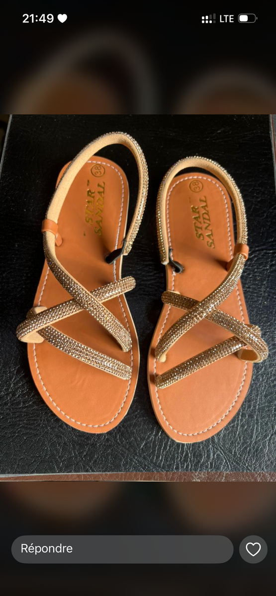 Sandales plates marron élégantes