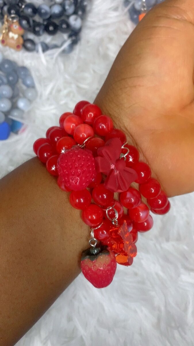 Bracelets en perles avec pendentifs
