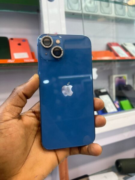 iPhone 13 128giga quasi neuf