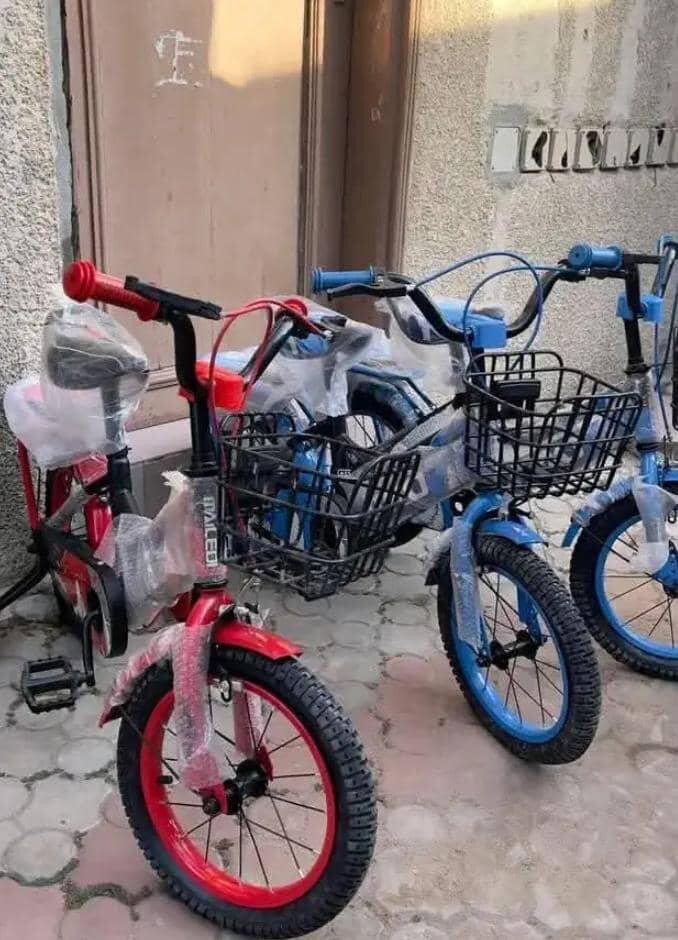 Vélo enfant avec stabilisateurs
