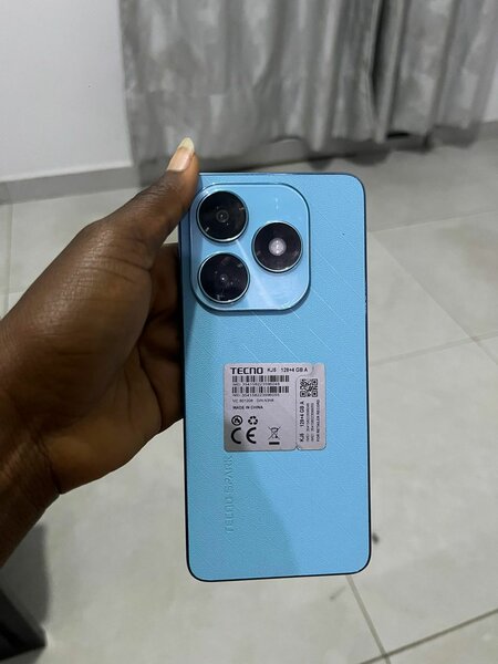 Teckno spark 20 128gb seulement 2 mois d'utilisation