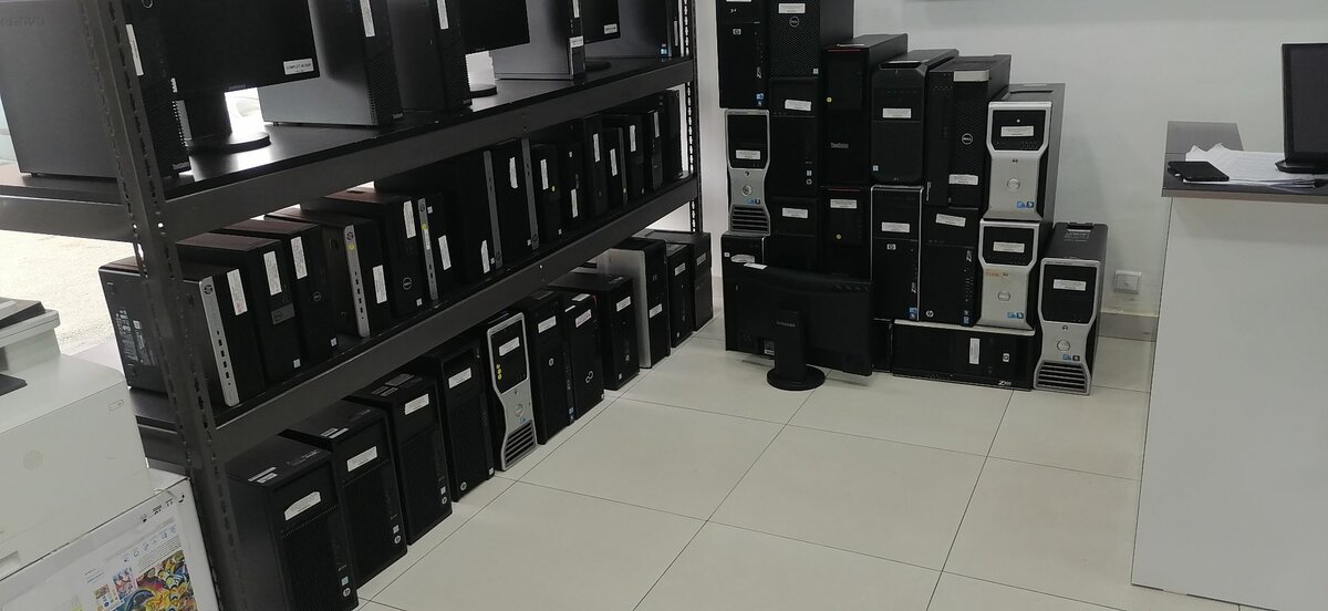 ORDINATEURS PORTABLES ET BUREAUX