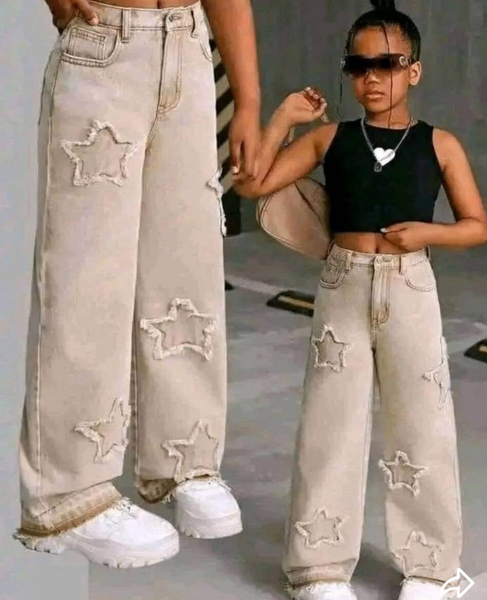 Jeans mère-fille assortis