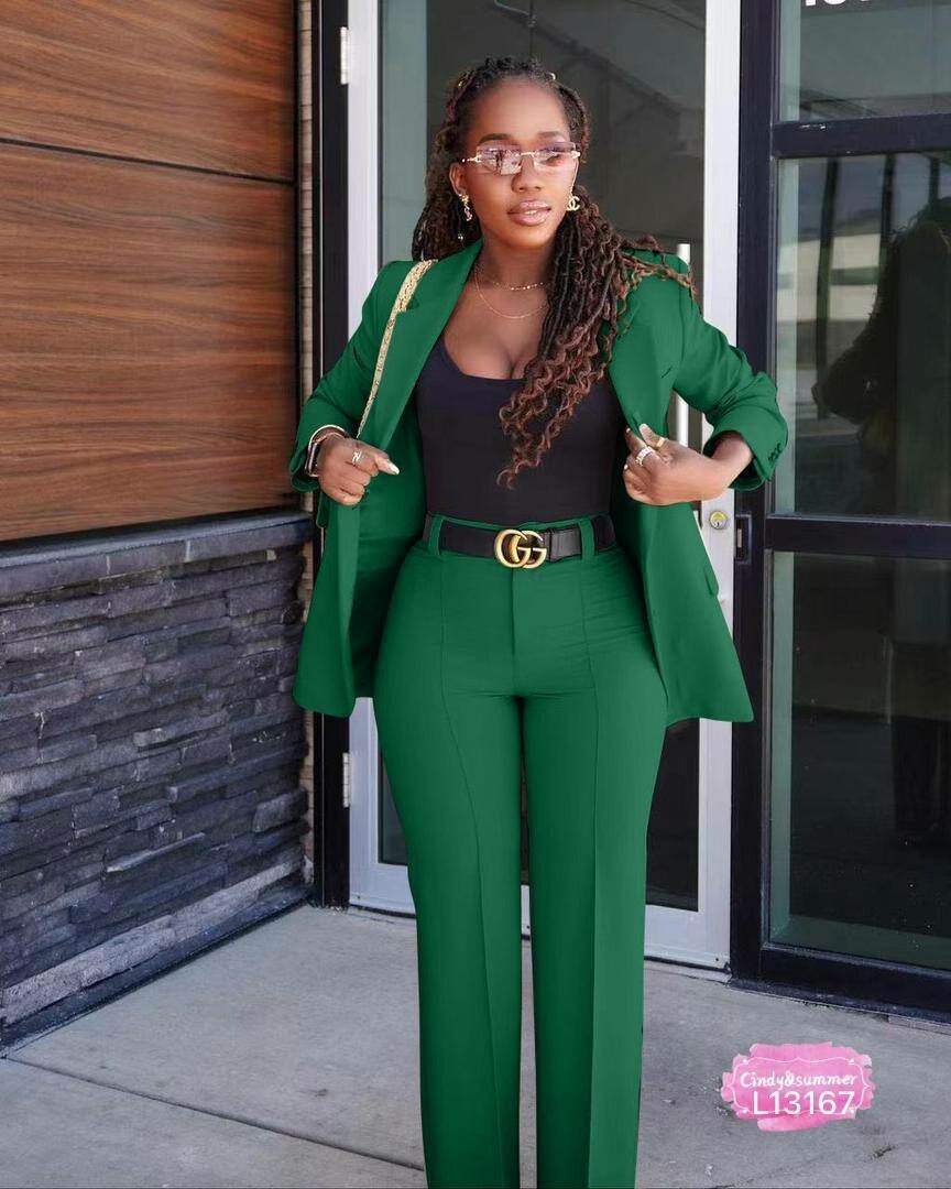 Beau Costume pour femme