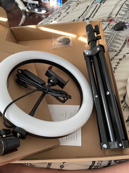 Anneau lumineux avec trépied