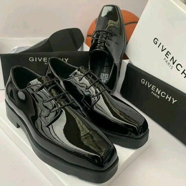 GIVENCHY LUXURY LOAFER