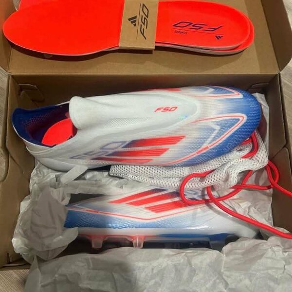 Chaussures de Football F50