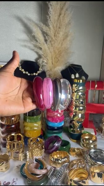 Bracelets Colorés et Dorés