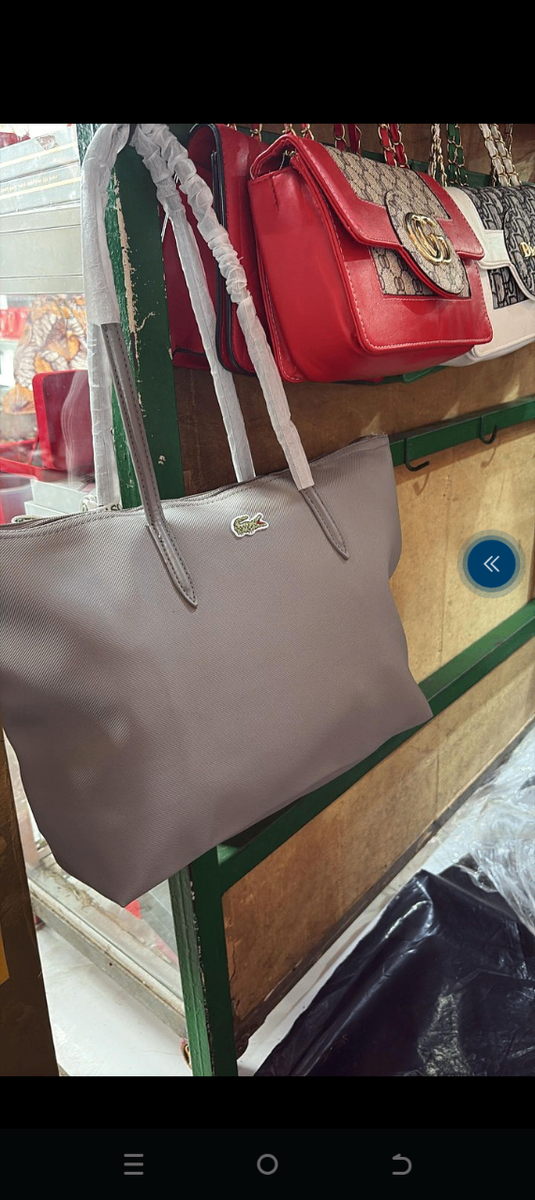 Sac à main Lacoste élégant