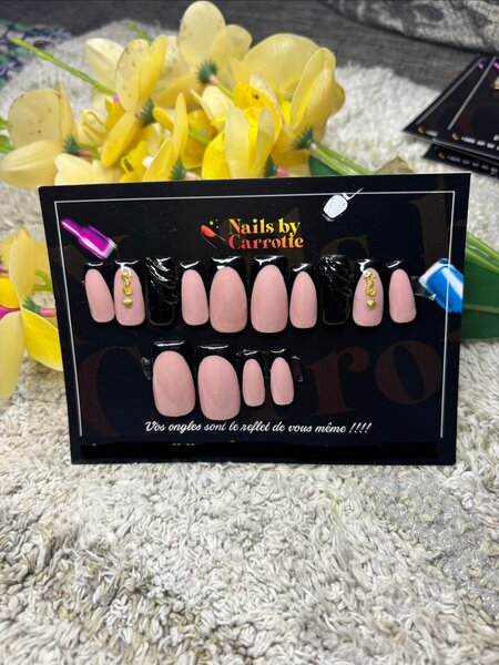 PRESS ON NAILS