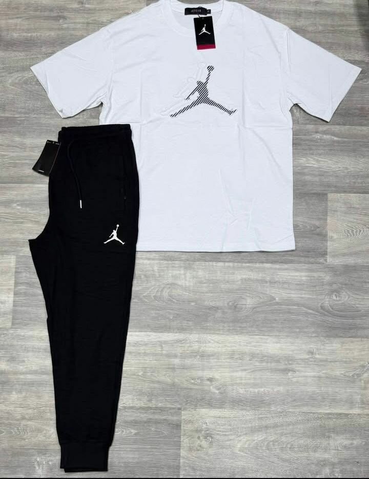 Ensemble T-shirt et Jogging Sport