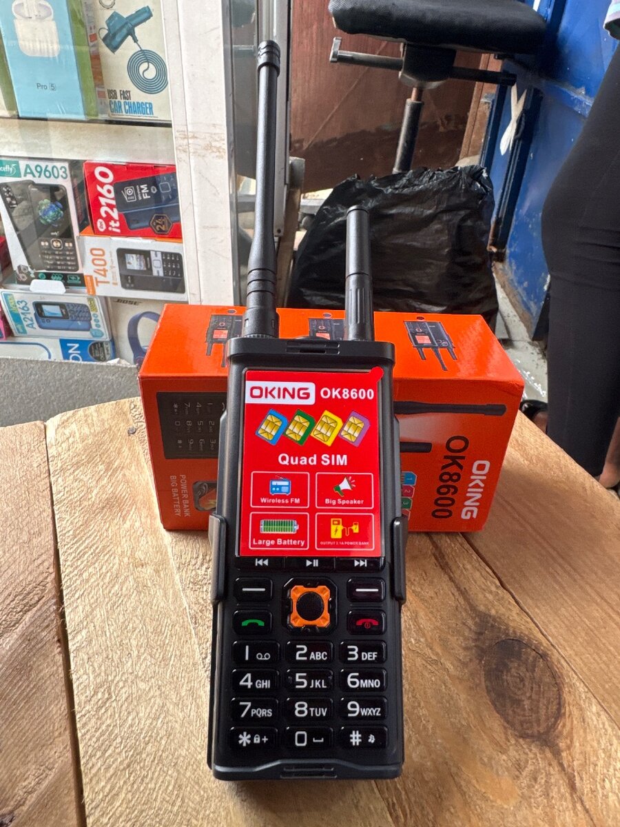 Talkie-Walkie Quad SIM OKING