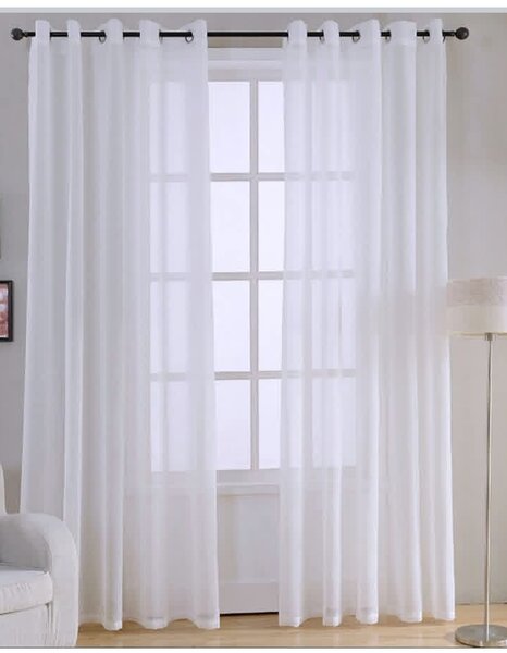 Voilages blancs élégants