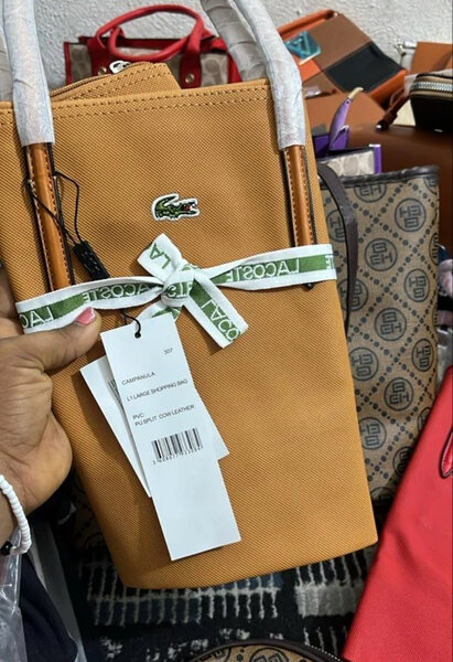 Sac en Cuir Lacoste Élégant