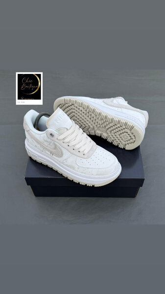 Baskets blanches élégantes