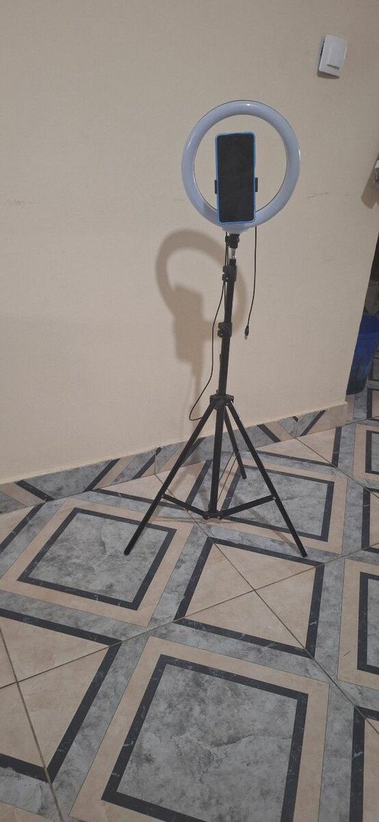 Trépied avec anneau lumineux