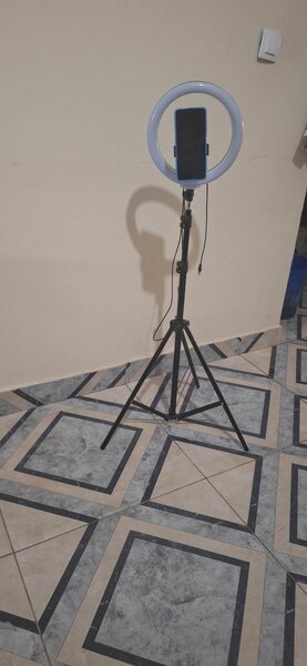 Trépied avec anneau lumineux