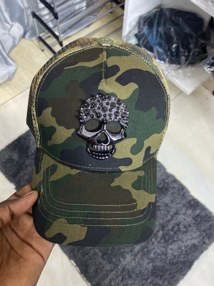 Casquette camouflage tête de mort