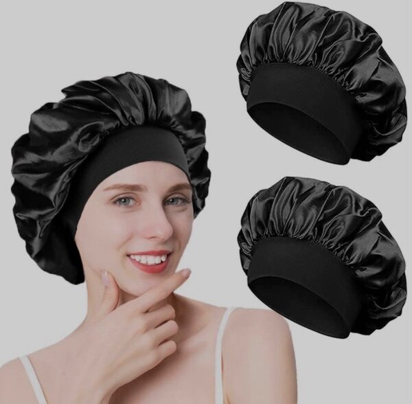Bonnet de nuit en satin noir