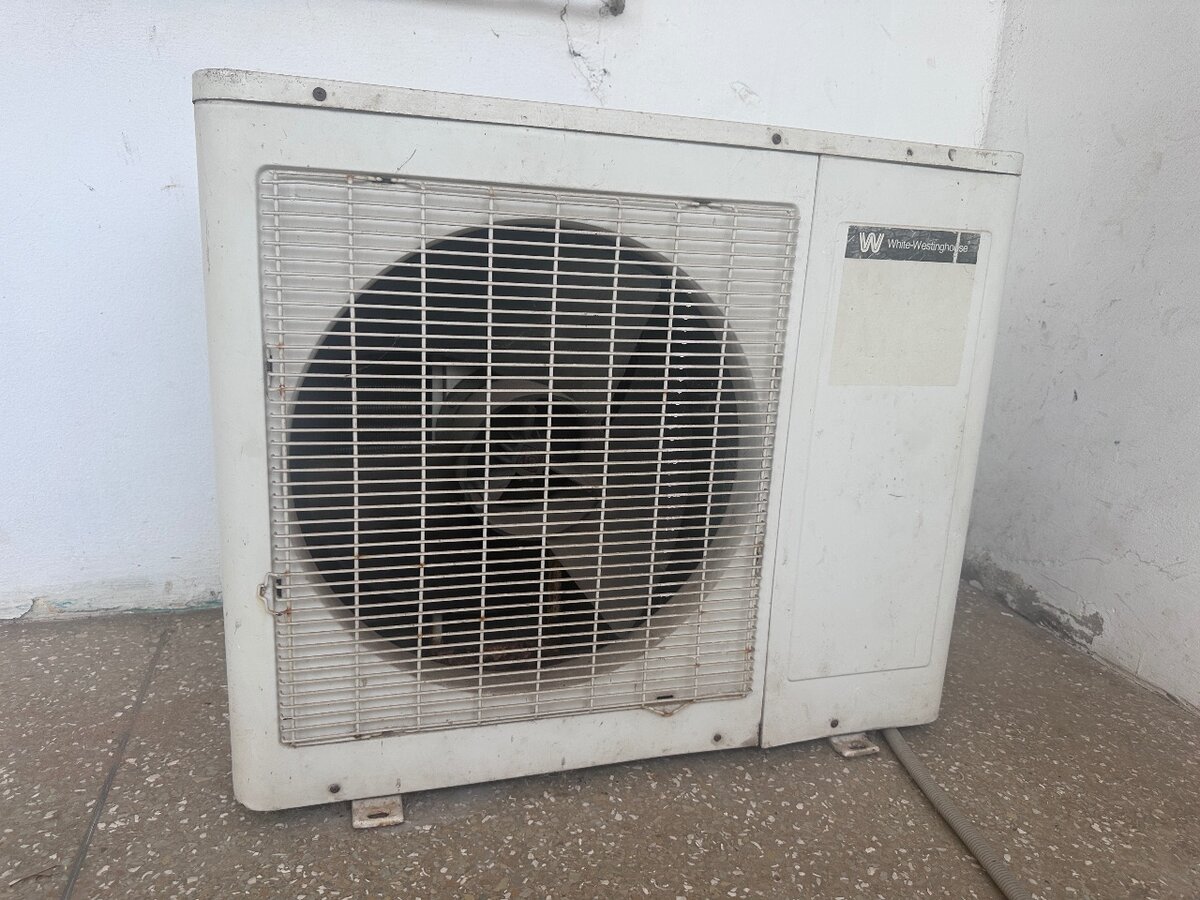 Hisense Standing AC 2.5hp
