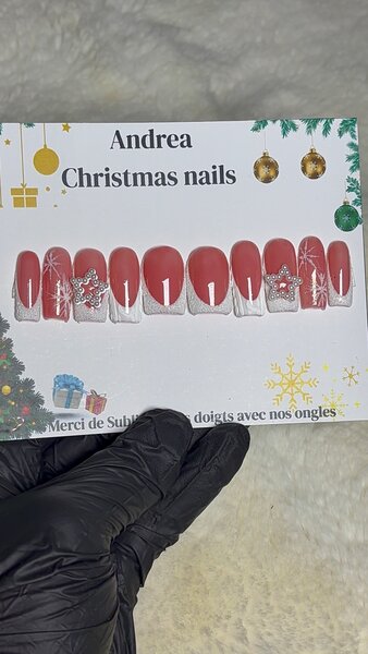 Ongles de Noël Andrea