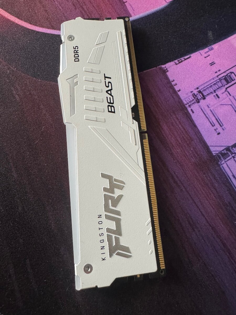 Kingston fury  16G ddr5 5200