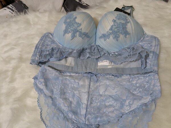 Ensemble lingerie dentelle bleue