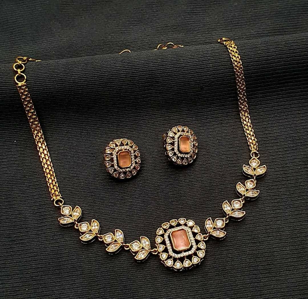 Ladies Necklace and earrings set