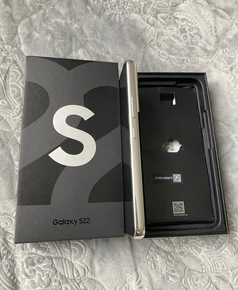 Samsung Galaxy s22 mobile phone