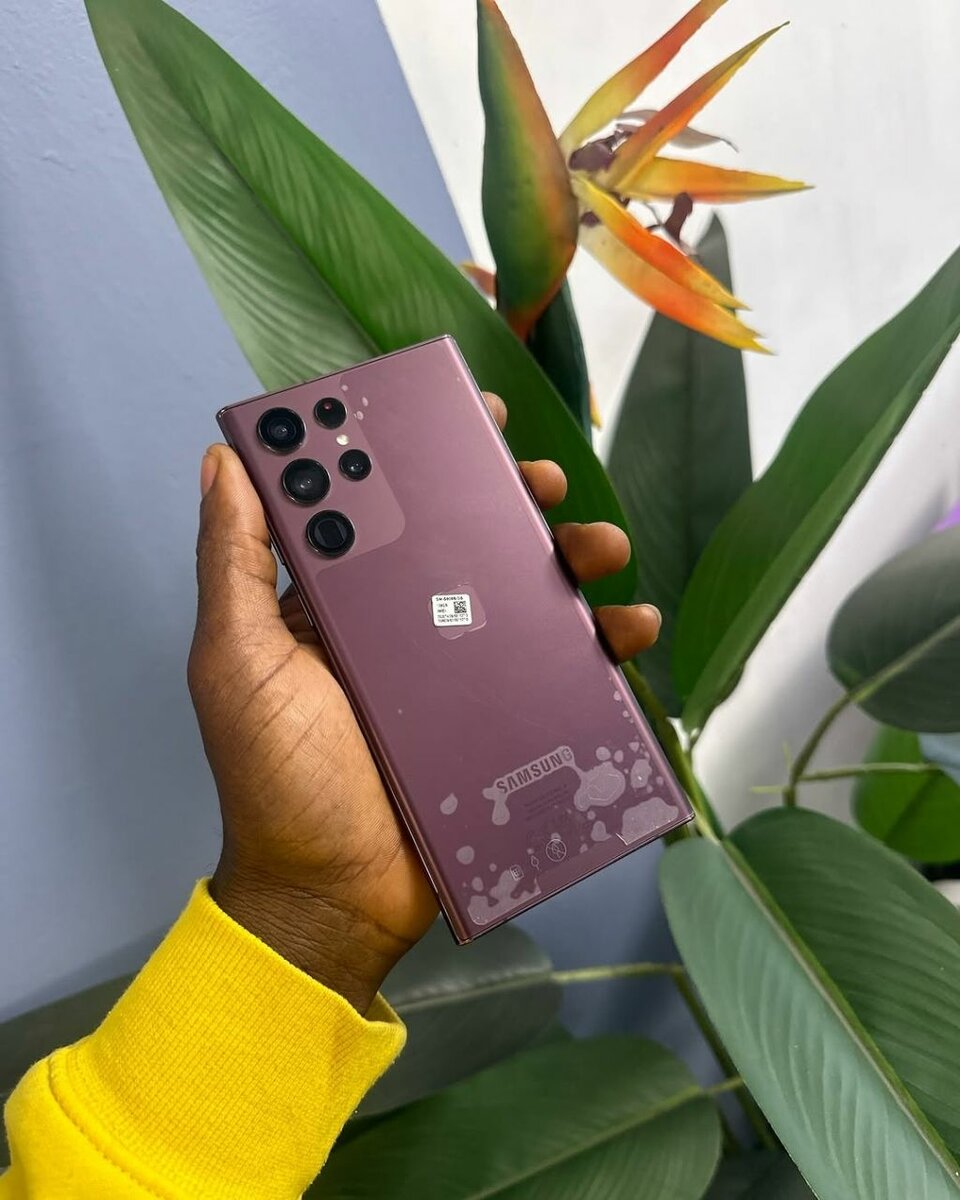 SAMSUNG GALAXY S22Ultra 128GB (Dual Sim 8Gig Ram)