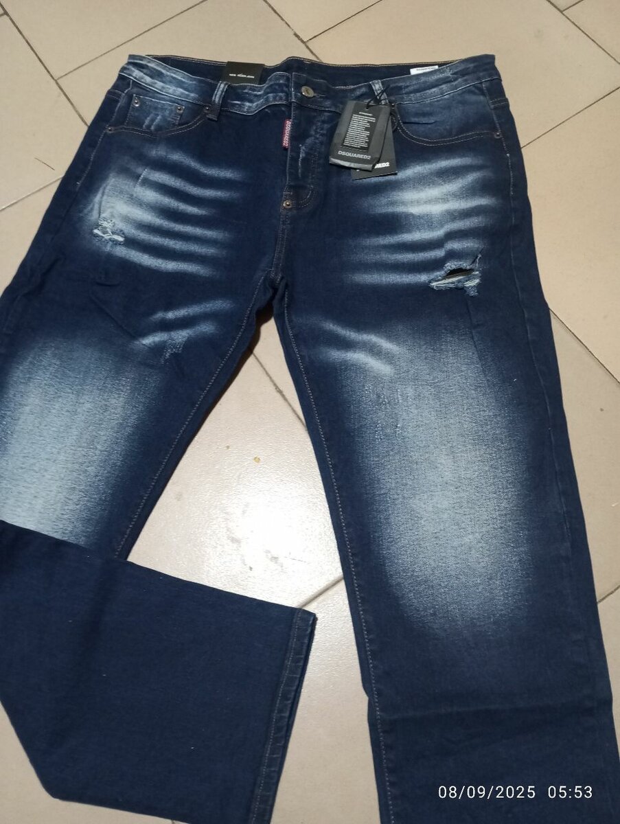 Jeans déchirés tendance homme